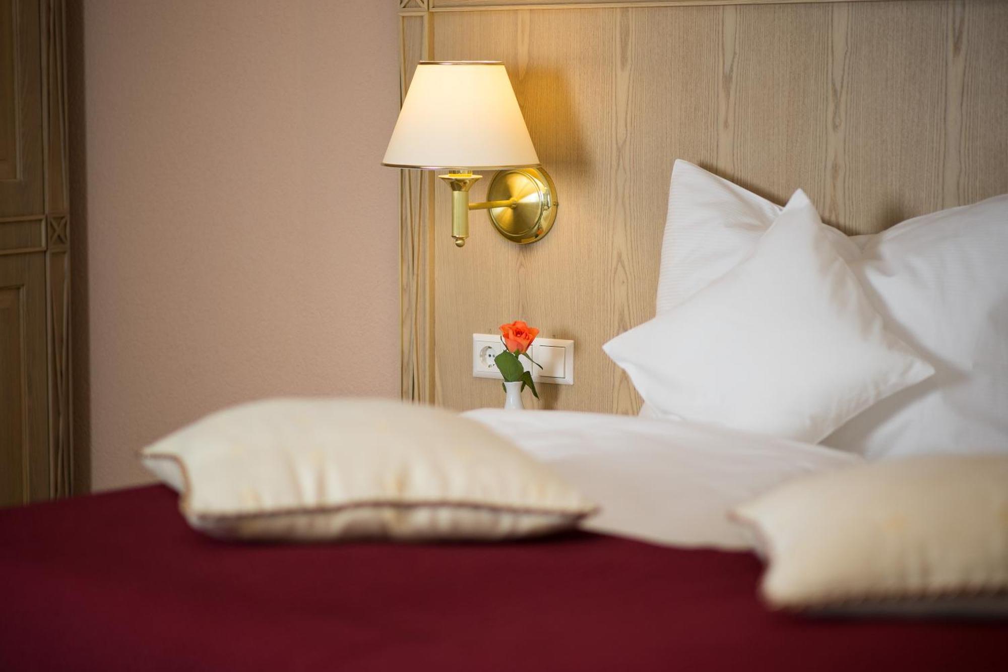 Hotel Rebstock Baden-Baden Rum bild